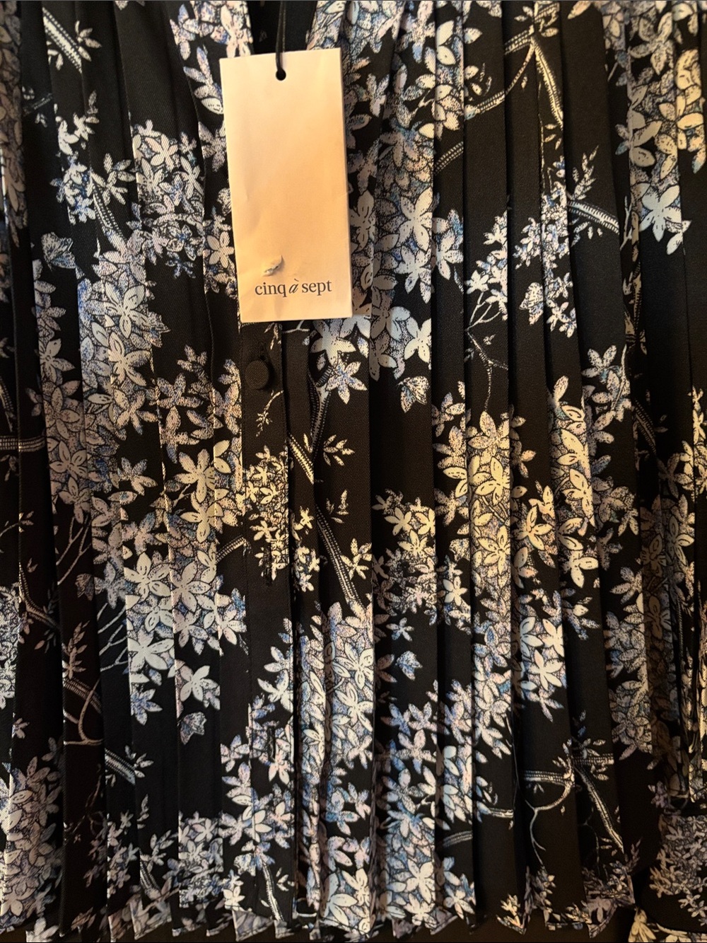 NEW cinq a sept Black Floral Pleated Button-Up  Swing Blouse - Picture 3 of 5
